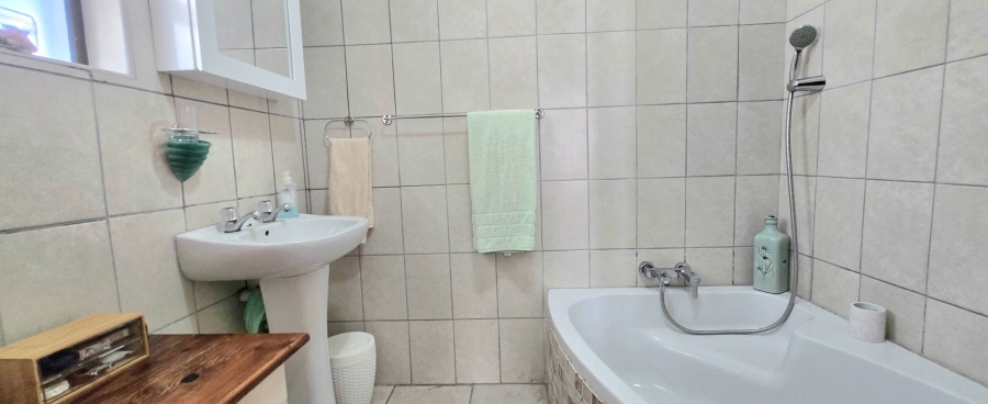 4 Bedroom Property for Sale in Kleinbaai Western Cape